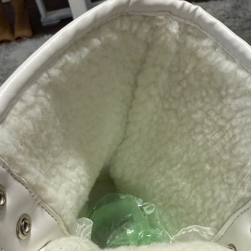 Juicy Couture Glitter Silver and Cream Winter Boots with lace at the front - Picture 12 of 13